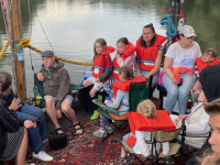 Schwimmende Inseln und Hausboot-Träume erleben image