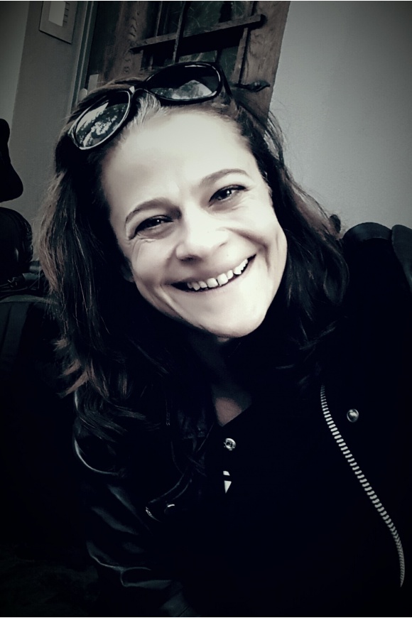 FACE TO FACE : Svenja Dunkel image